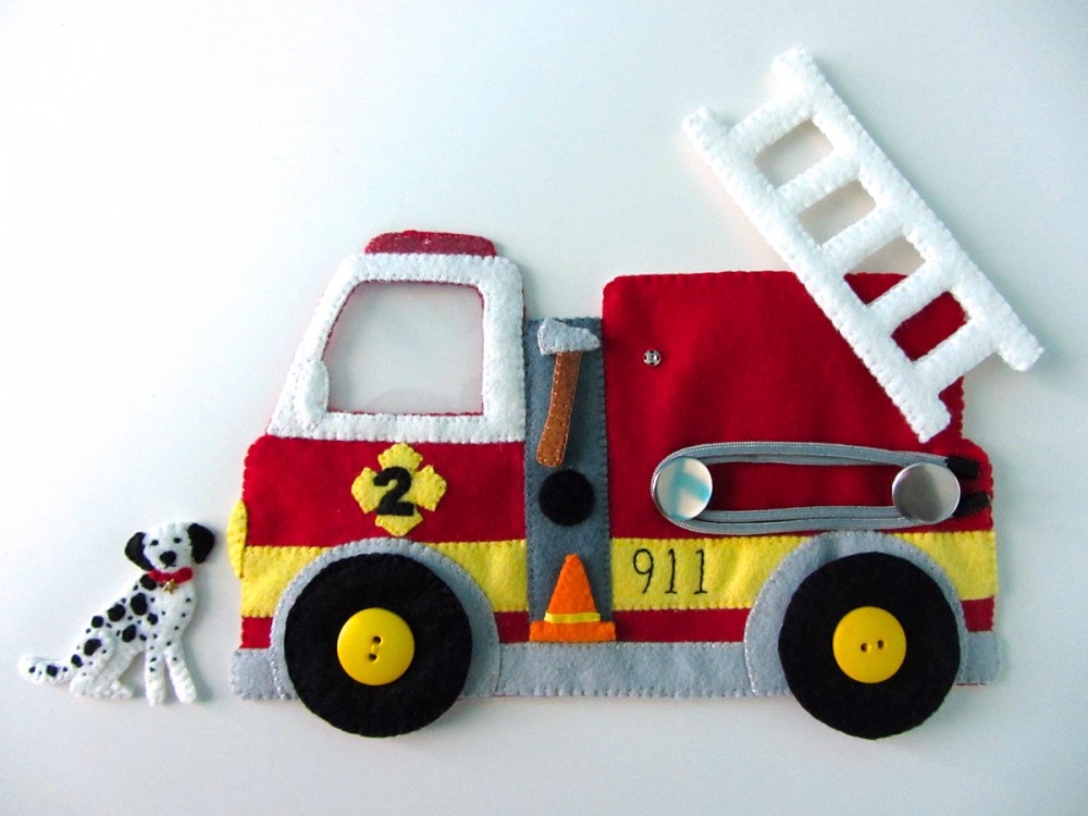 Felt Fire Station - Fire Truck & Dalmatian