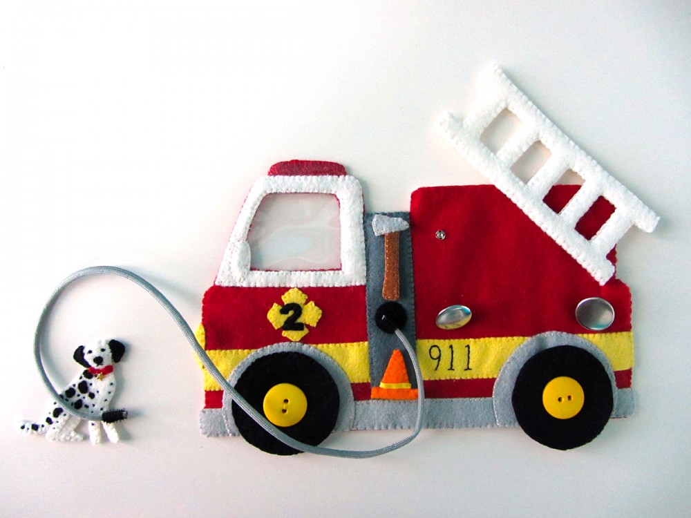 Felt Fire Station - Fire Truck & Dalmatian