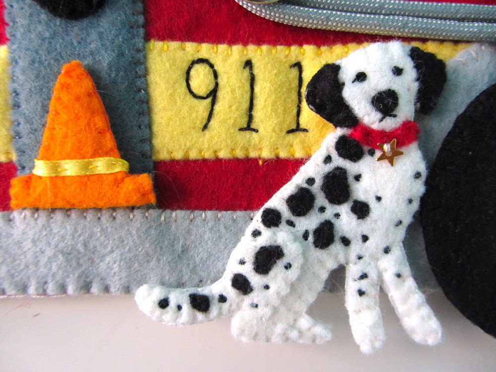 Felt Fire Station - Fire Truck & Dalmatian