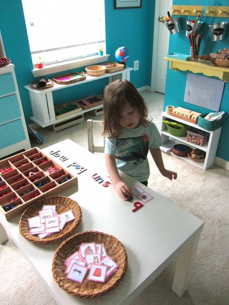 Simple play & craft ideas - Building CVC words by locating letters in a  large sensory Tuff Tray and picking them up with tweezers and dropping them  in the coloured bowls. 🌈